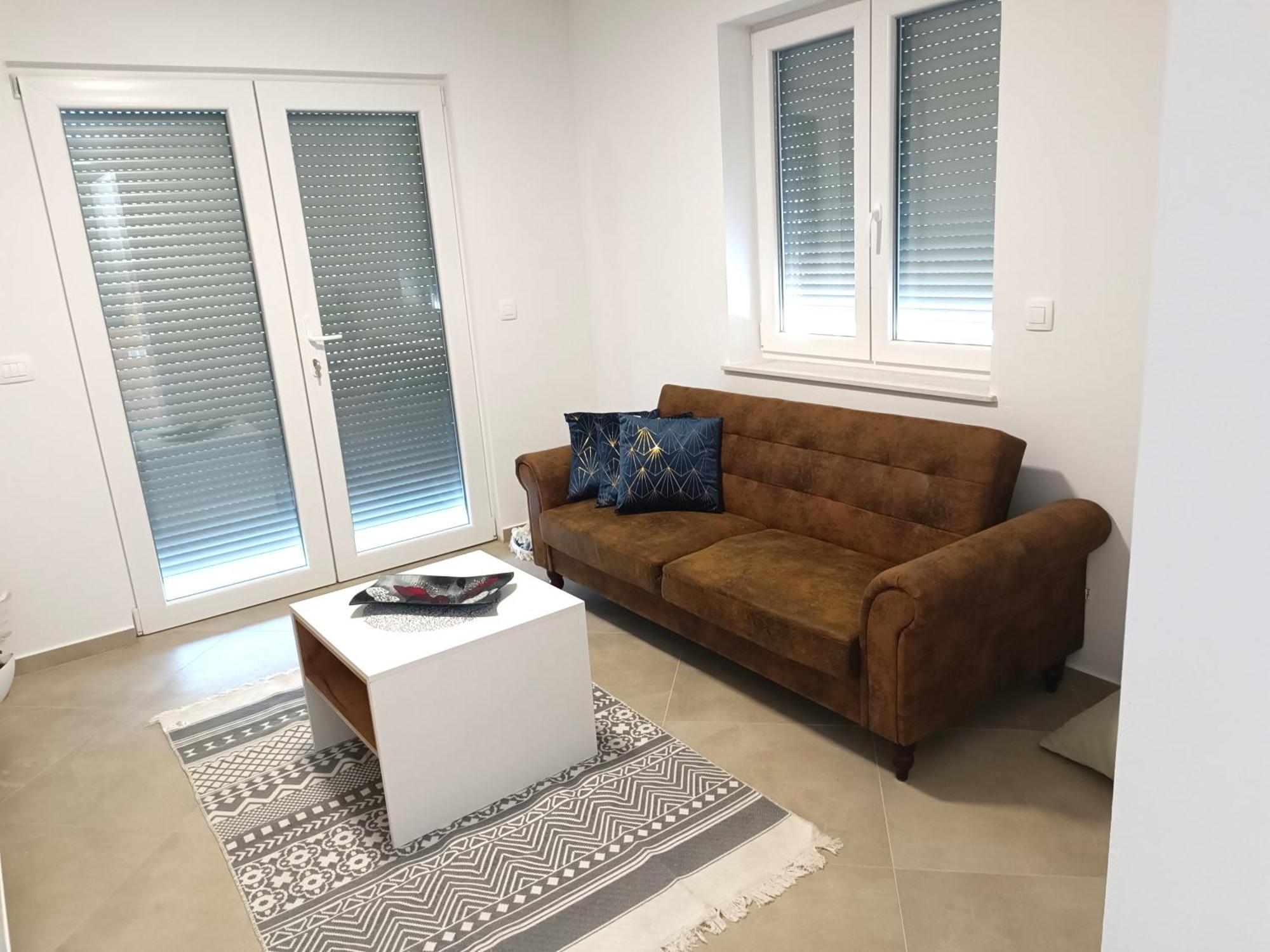 Apartma Lana Apartment *
